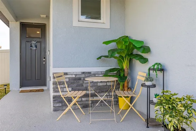 $2,350 | 2316 East Newsome Road, Plant City, FL 33565