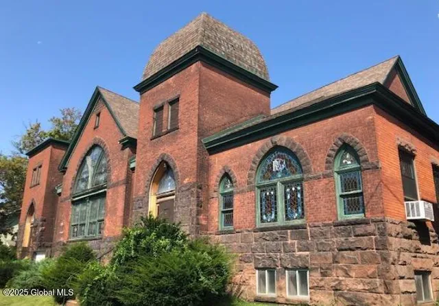 $225,000 | 516 Park Avenue, Mechanicville, NY 12118