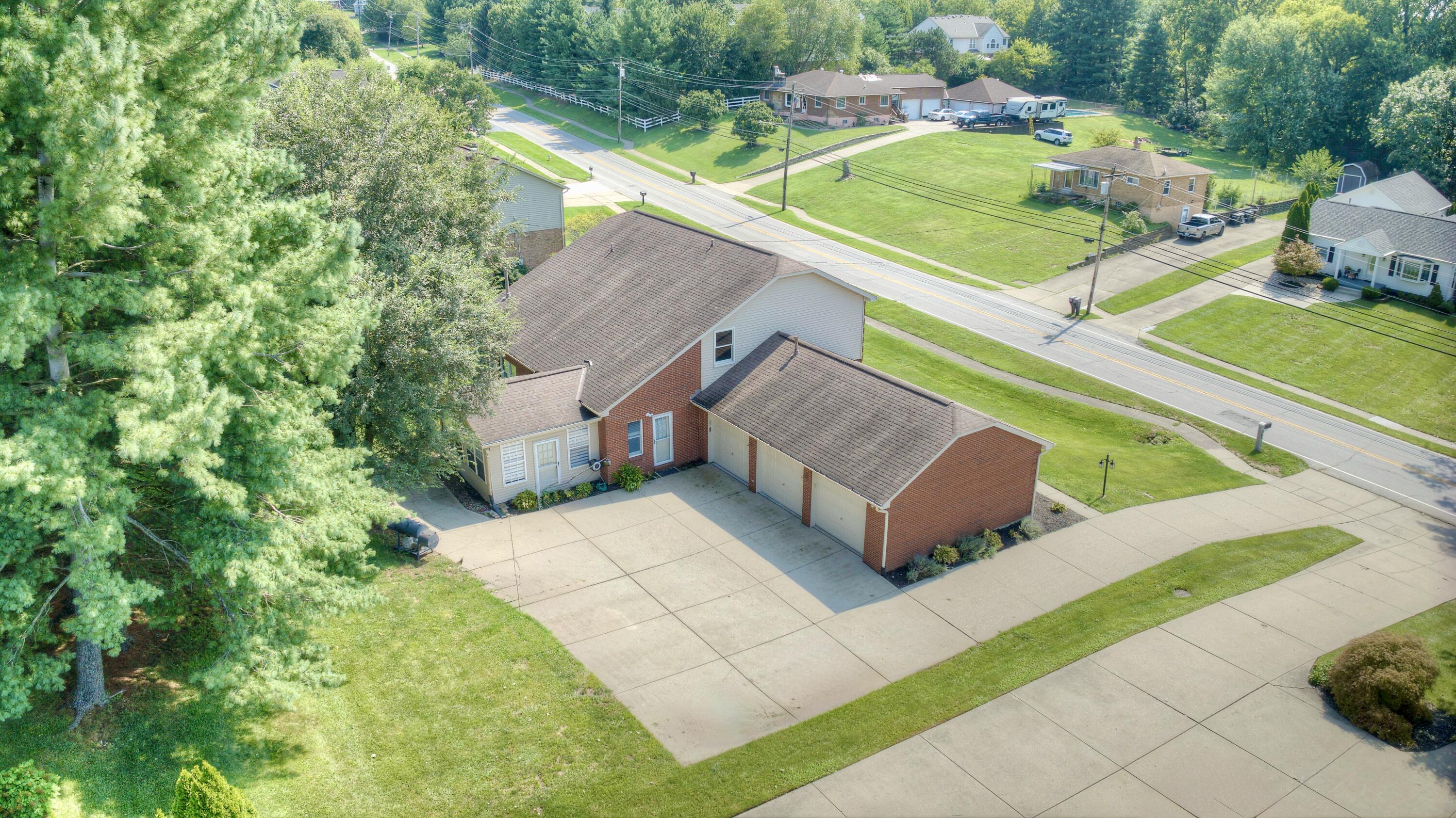 2232 Amsterdam Road Fort Mitchell, KY 41017 - Photo 2 of 36 04