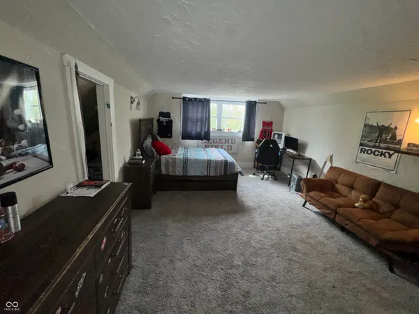 $269,900 | 990 East Vincennes Street, Linton, IN 47441