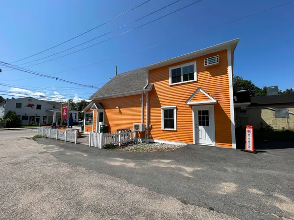 $1,400 | 76 Main Street, Unit C, Conway, NH 03818