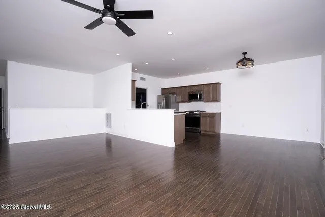 $478,900 | 922 Ridgeview Circle, Castleton-on-Hudson, NY 12033