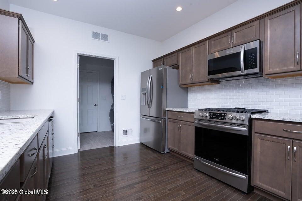 922 Ridgeview Circle Castleton-on-Hudson, NY 12033 - Photo 5 of 12 20230728054115427150000000-o