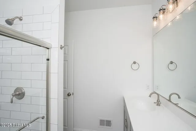 $478,900 | 922 Ridgeview Circle, Castleton-on-Hudson, NY 12033