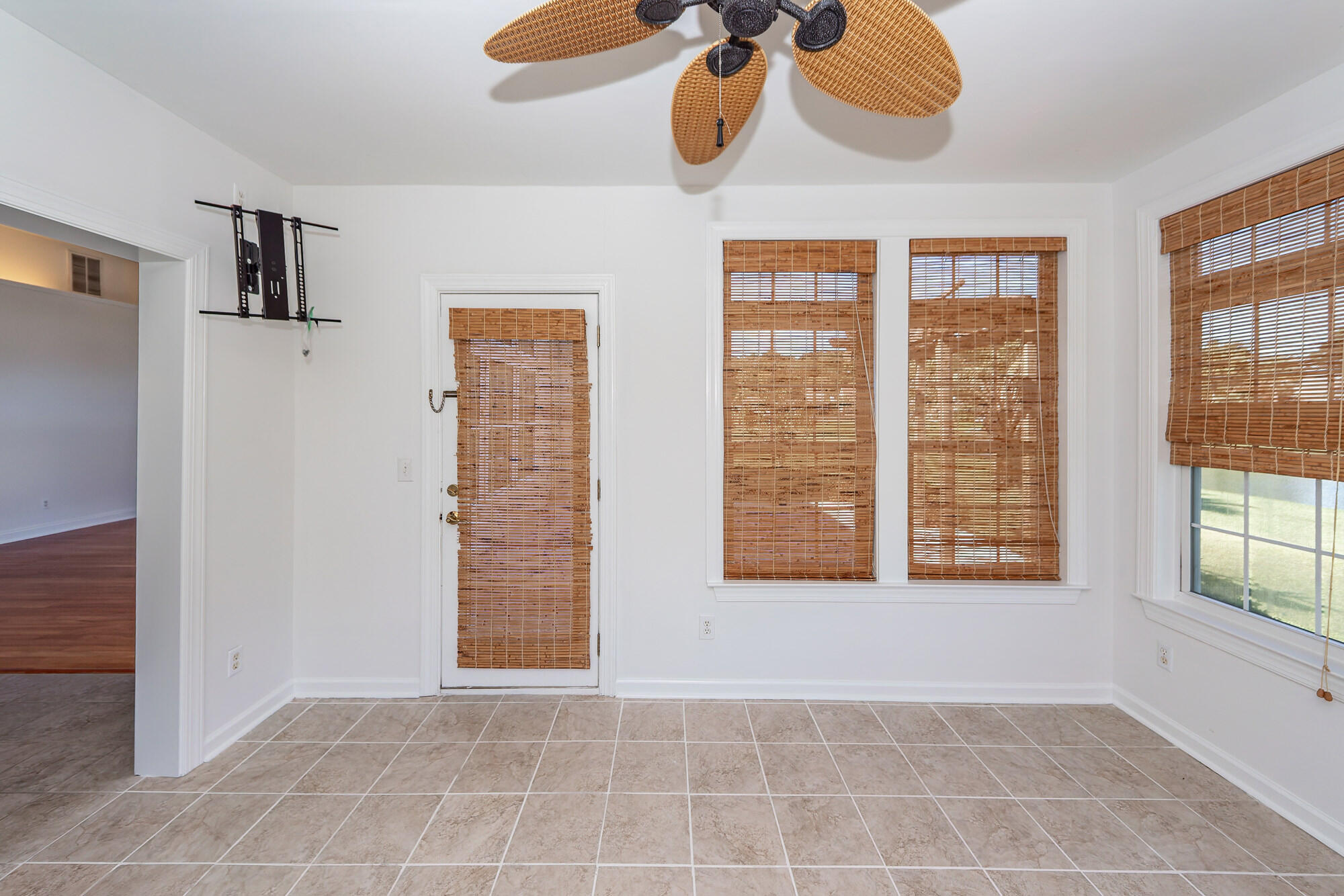 2061 Bancroft Lane Mount Pleasant, SC 29466 - Photo 15 of 57 16