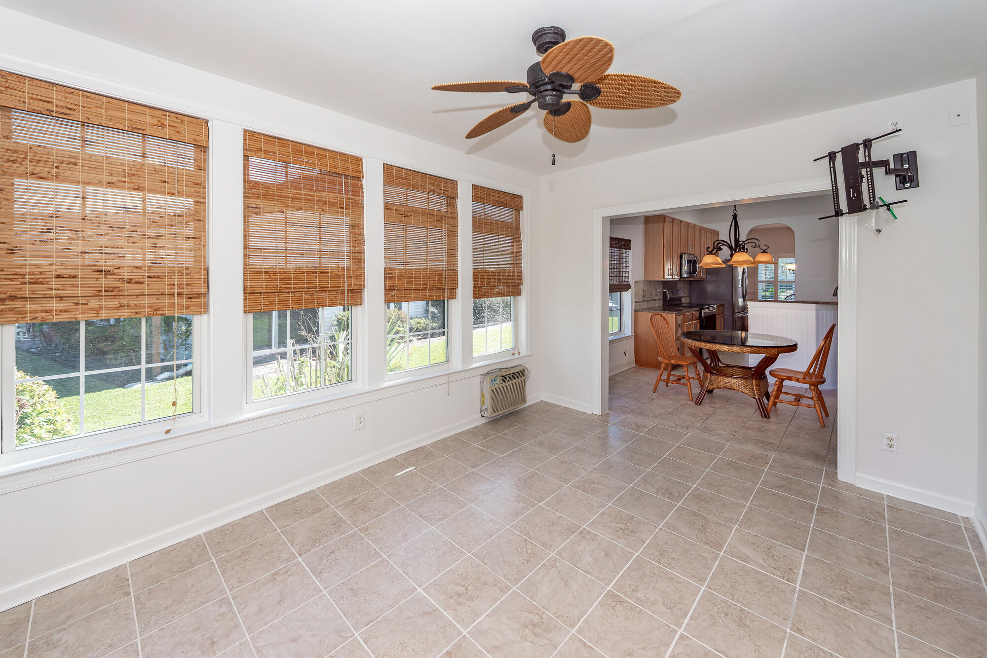 2061 Bancroft Lane Mount Pleasant, SC 29466 - Photo 16 of 57 17