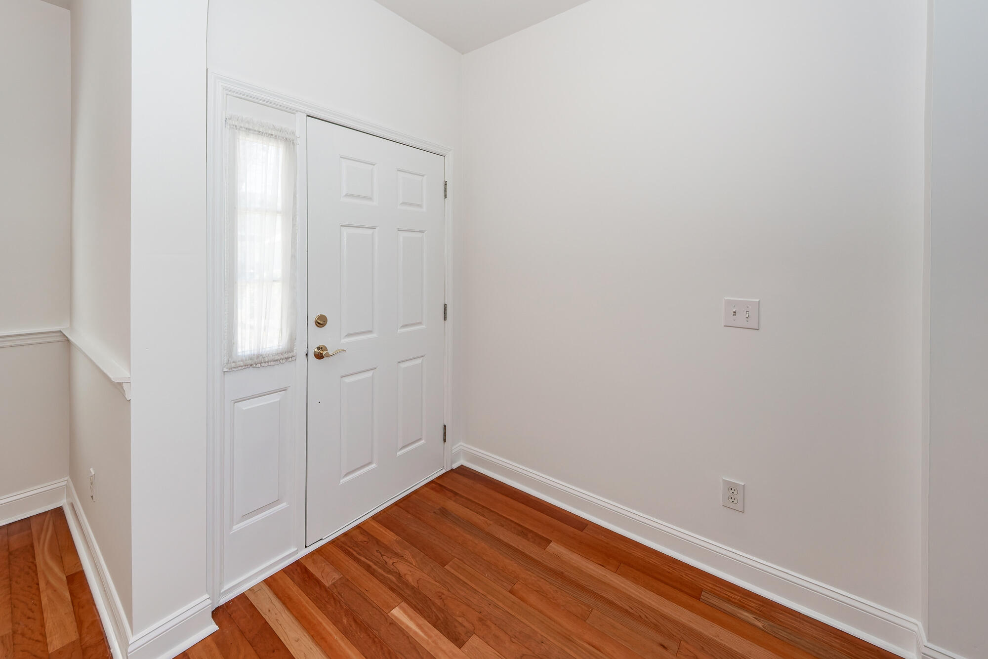 2061 Bancroft Lane Mount Pleasant, SC 29466 - Photo 3 of 57 03