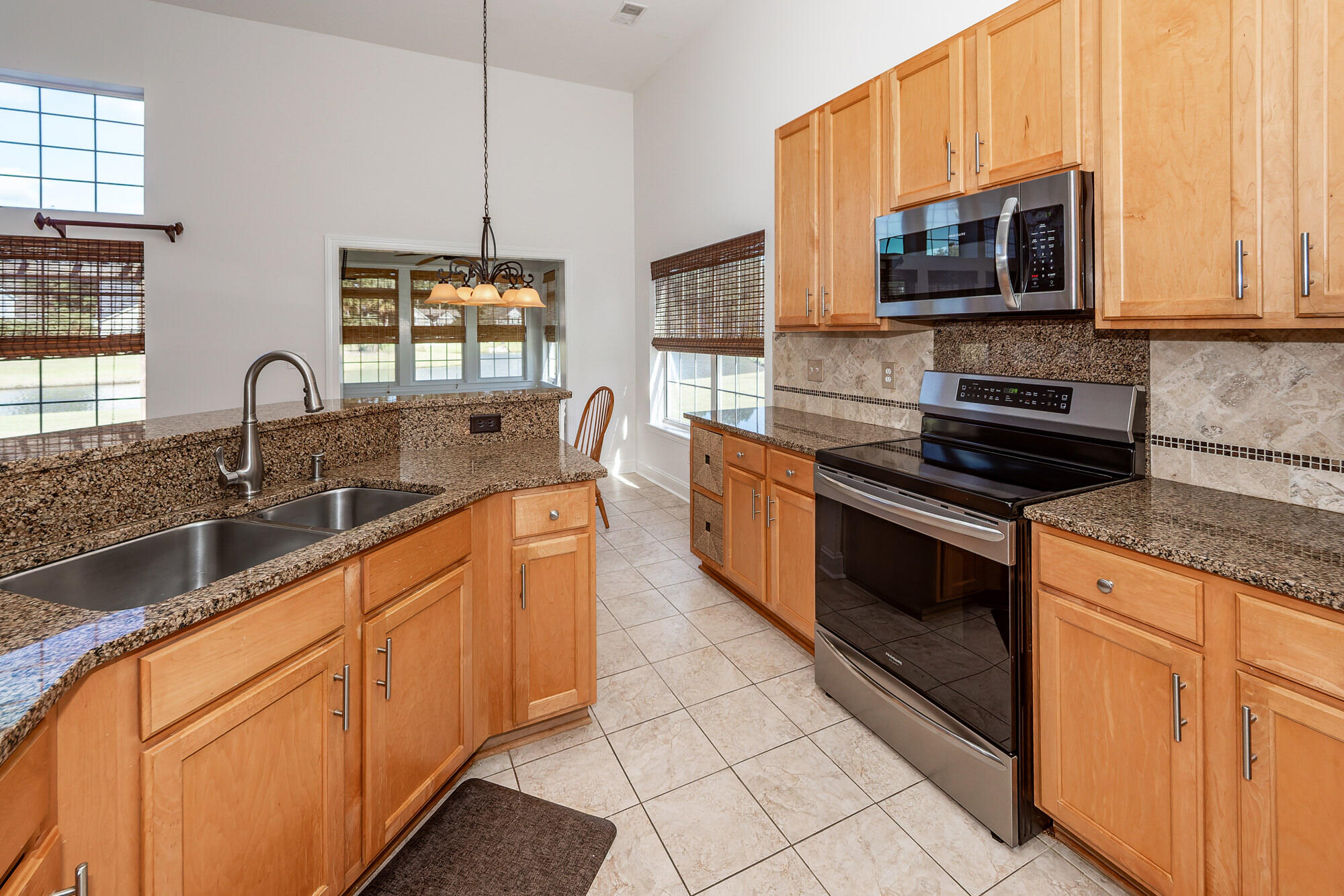 2061 Bancroft Lane Mount Pleasant, SC 29466 - Photo 8 of 57 09