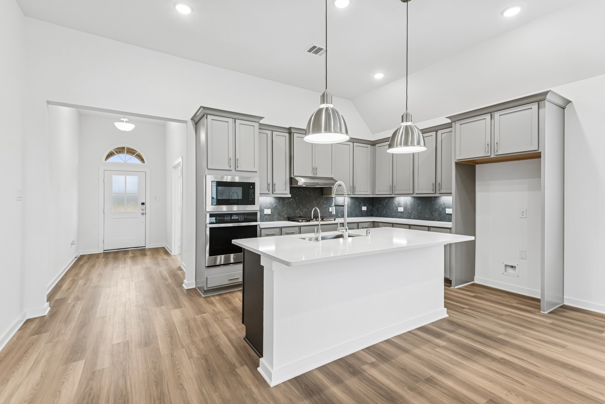 2103 Heather Rdg Way Rosenberg, TX 77471 - Photo 2 of 42