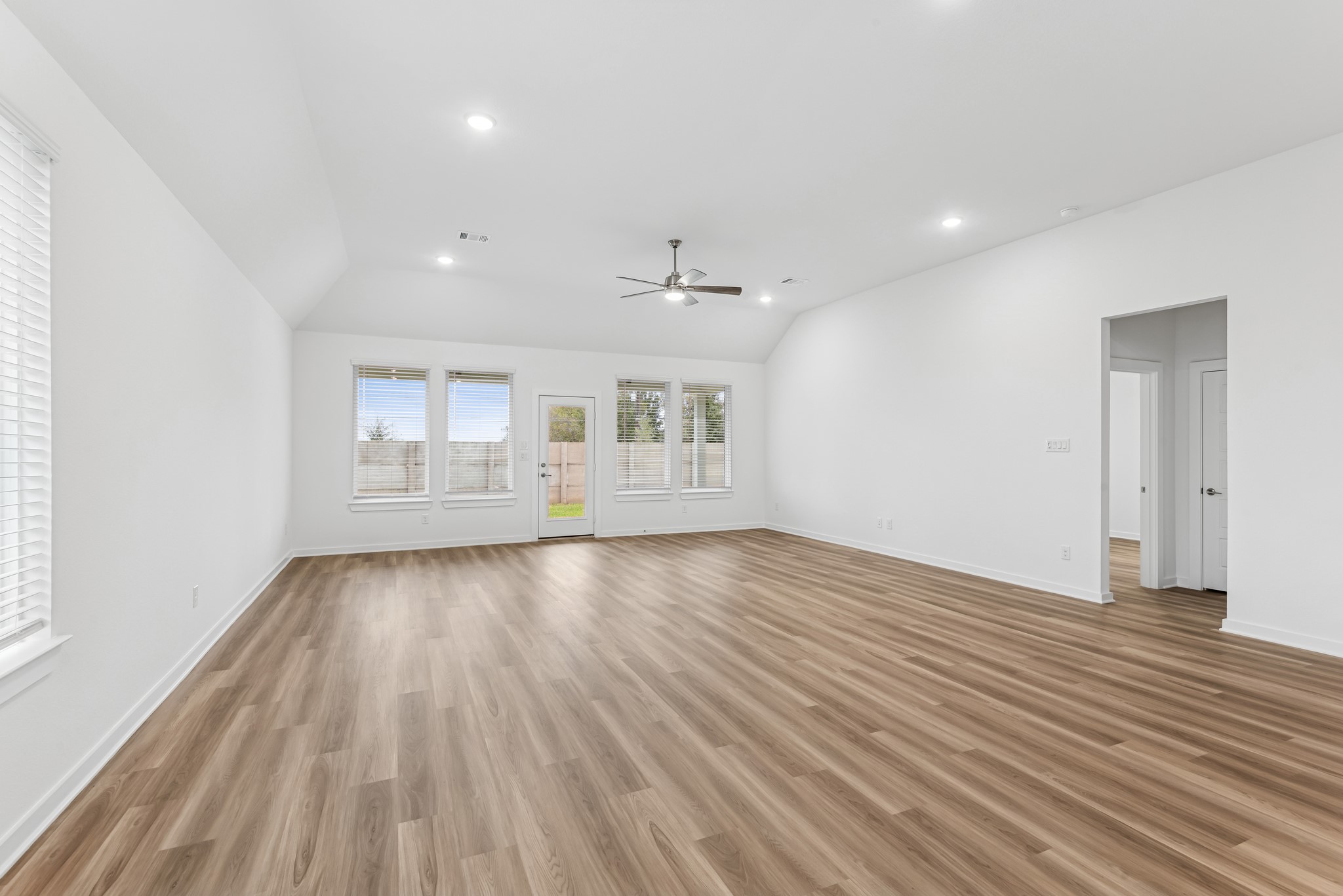 2103 Heather Rdg Way Rosenberg, TX 77471 - Photo 3 of 42