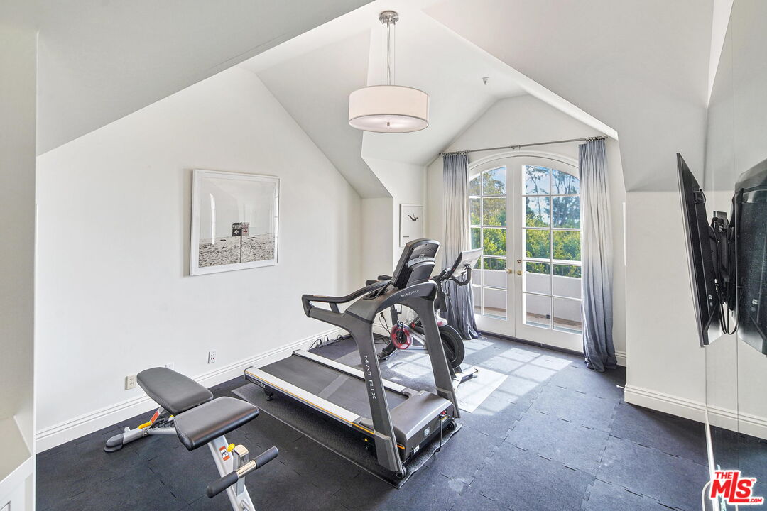 541 Paseo Miramar Pacific Palisades, CA 90272 - Photo 29 of 50 a view of a room with gym equipment