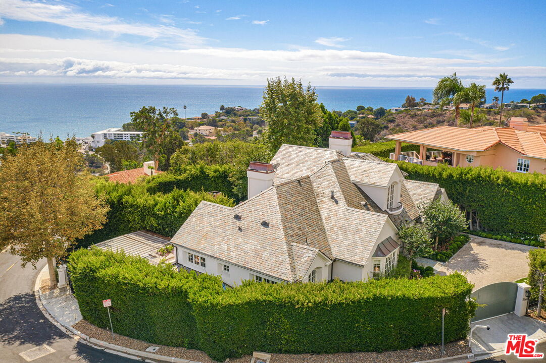 541 Paseo Miramar Pacific Palisades, CA 90272 - Photo 47 of 50 a view of a city