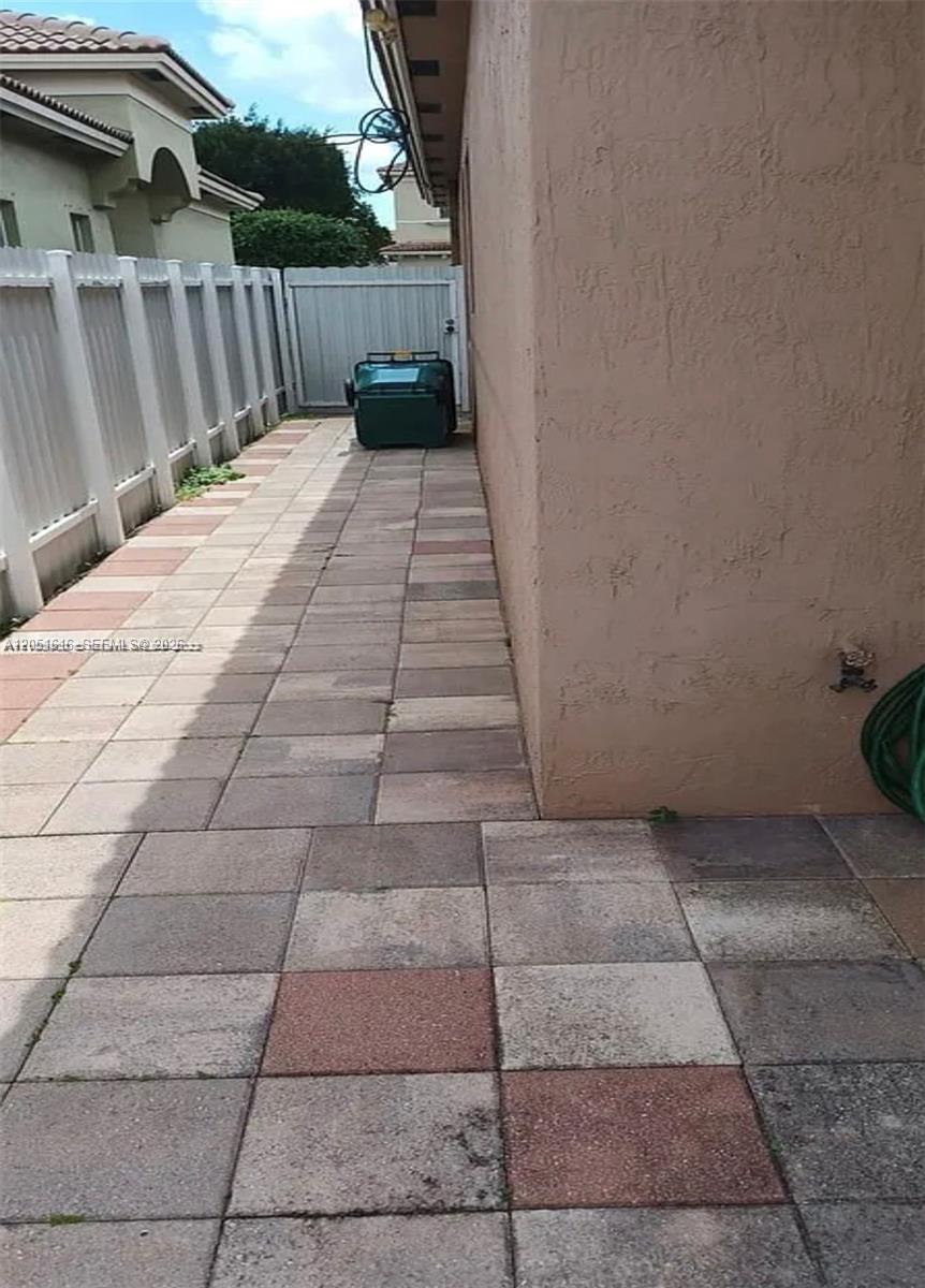 2210 Northeast 37th Road Homestead, FL 33033 - Photo 16 of 31