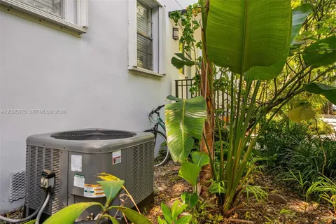 $350,000 | 5605 Southwest 80th Street, Unit 10D, Miami, FL 33143