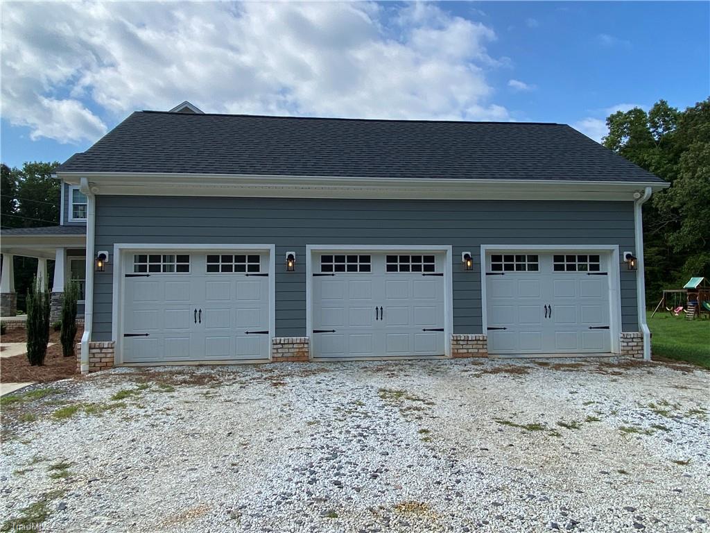 743 Precinct Road Pilot Mountain, NC 27041 - Photo 6 of 27 Gallery Image 6