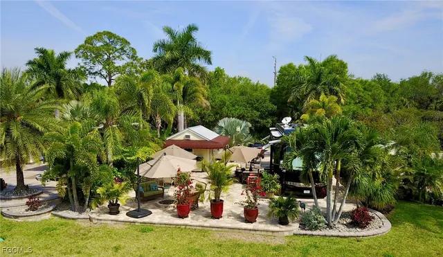 a view of a outdoor space