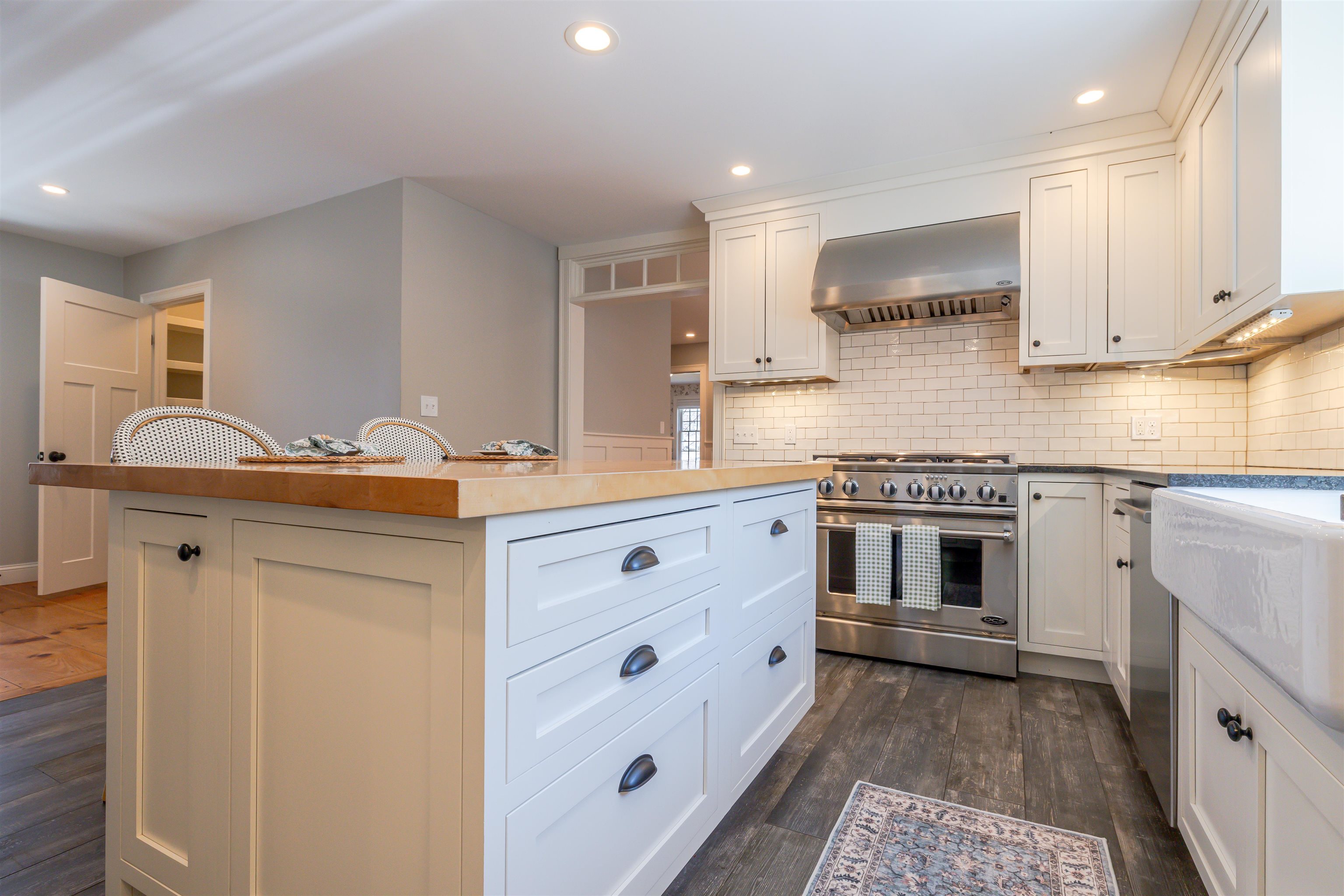 594 S Road Hopkinton, NH 03229 - Photo 4 of 60 Gallery Image 4