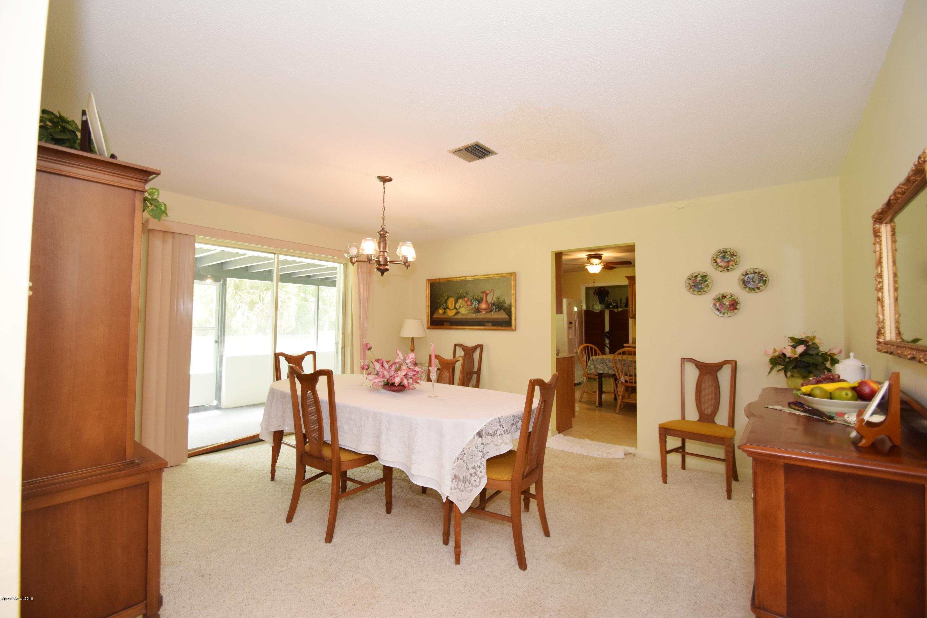 2715 Lakemont Road Melbourne, FL 32934 - Photo 4 of 15 Formal Dining