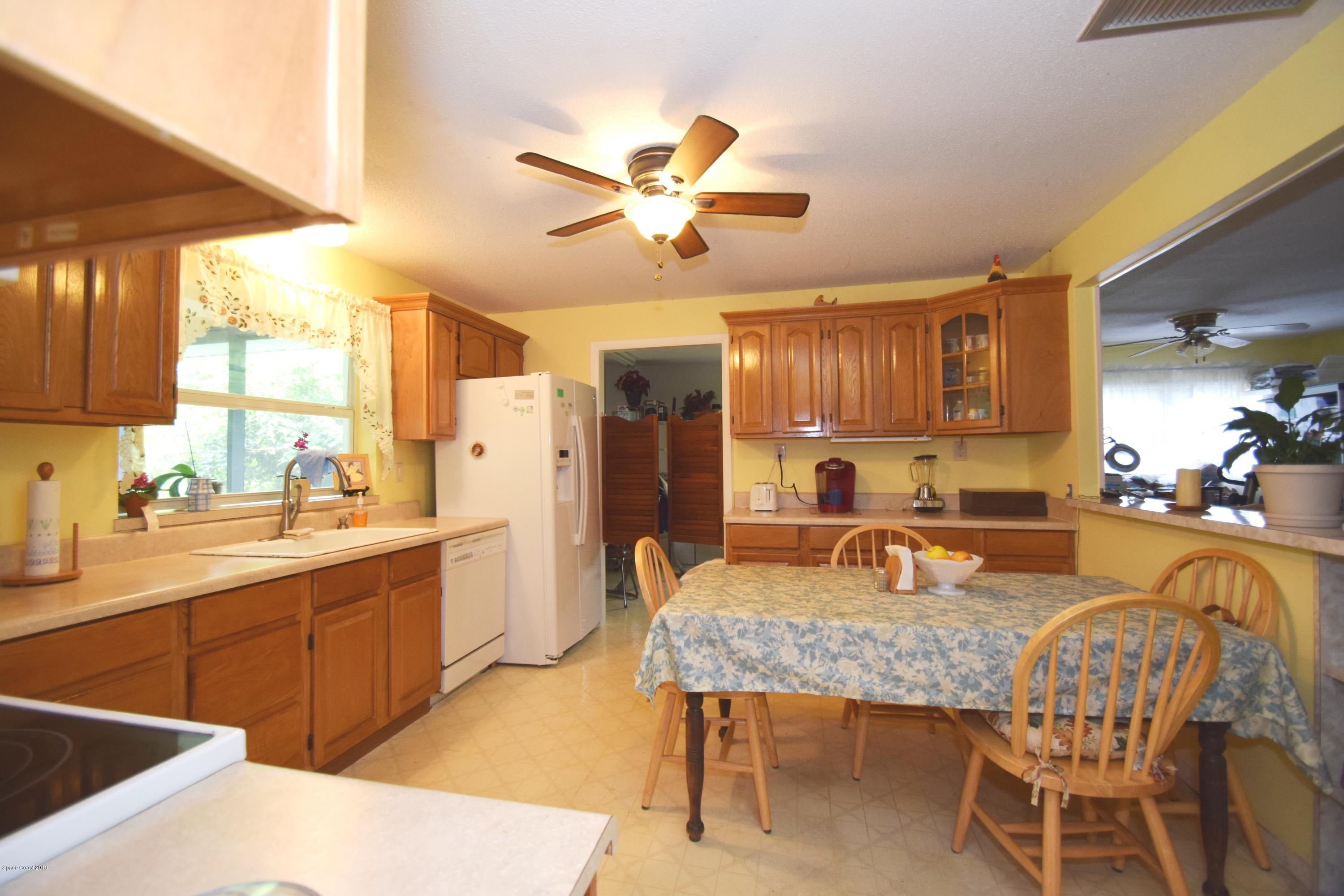 2715 Lakemont Road Melbourne, FL 32934 - Photo 6 of 15 Kitchen View 2