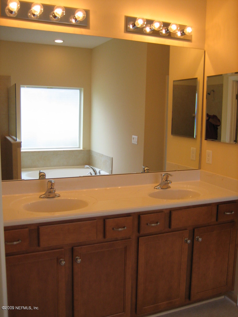 104 Puritan Road Ponte Vedra, FL 32081 - Photo 12 of 27 AP188 Mstr Bth 12.07.09