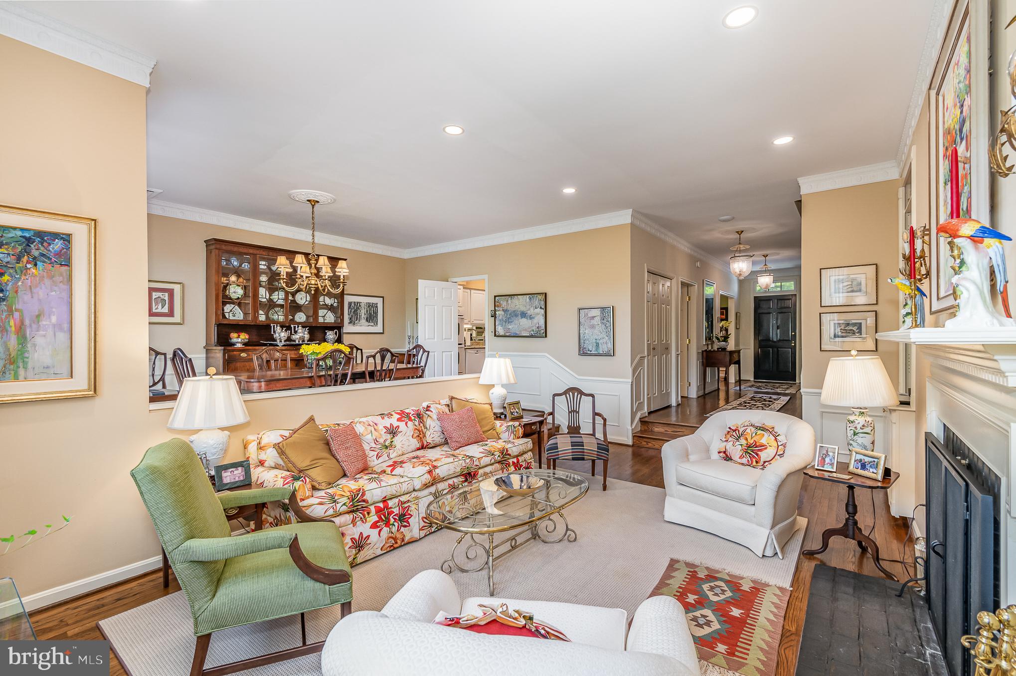 8031 Strauff Road, Unit 4 Towson, MD 21204 - Photo 3 of 36 Living Room