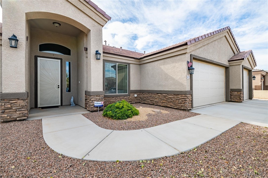 4870 North Old W Road Kingman, AZ 86401 - Photo 8 of 41 a front view of a house