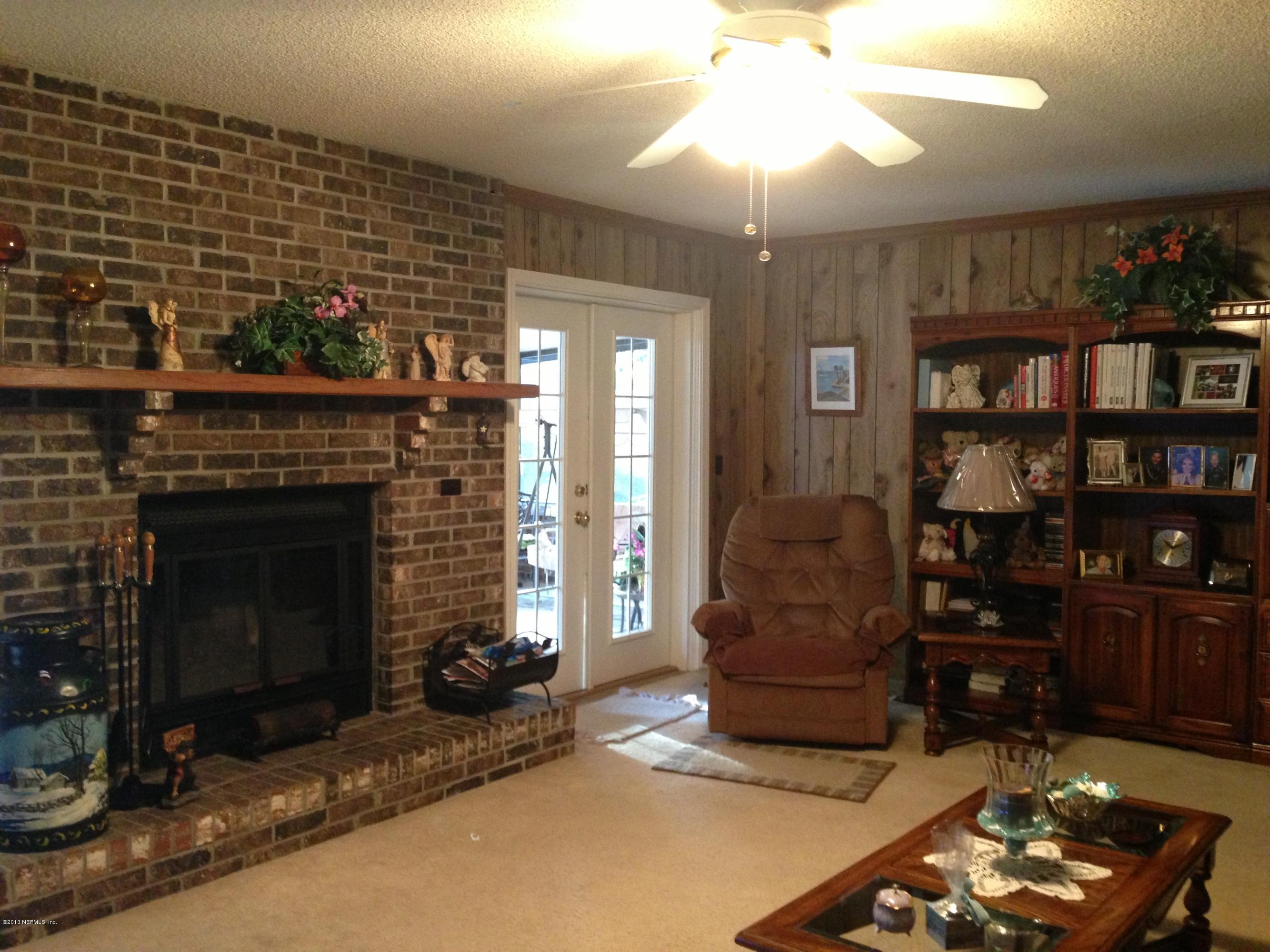 2168 Carter Braxton Road Orange Park, FL 32073 - Photo 7 of 24 Living/Family Room