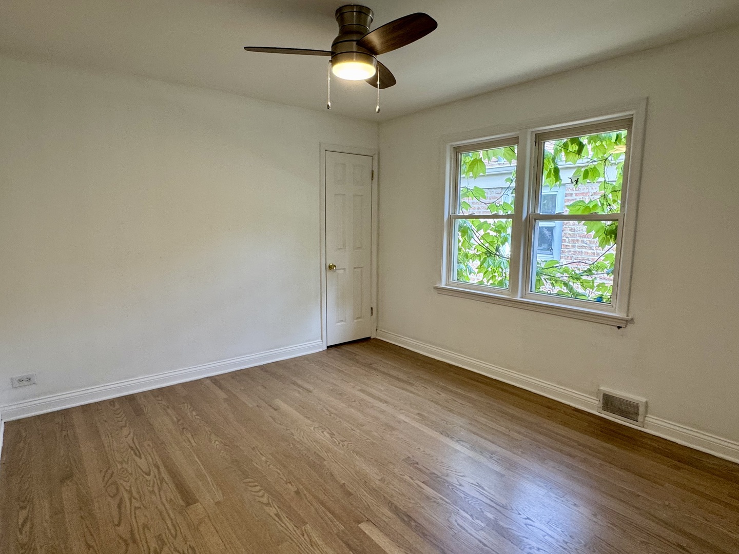 6328 North Troy Street Chicago, IL 60659 - Photo 13 of 28