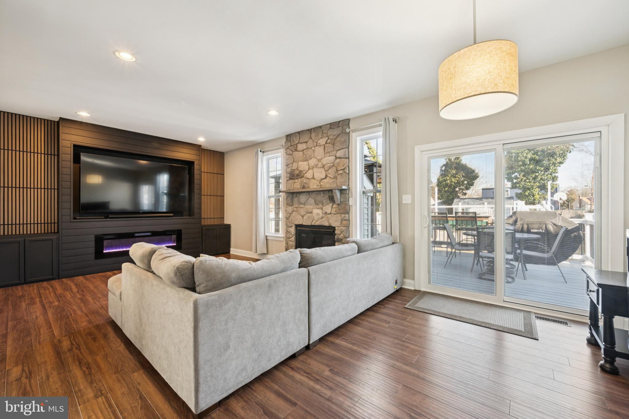 410 Illinois Avenue Delanco, NJ 08075 - Photo 12 of 26 Gleaming Floors