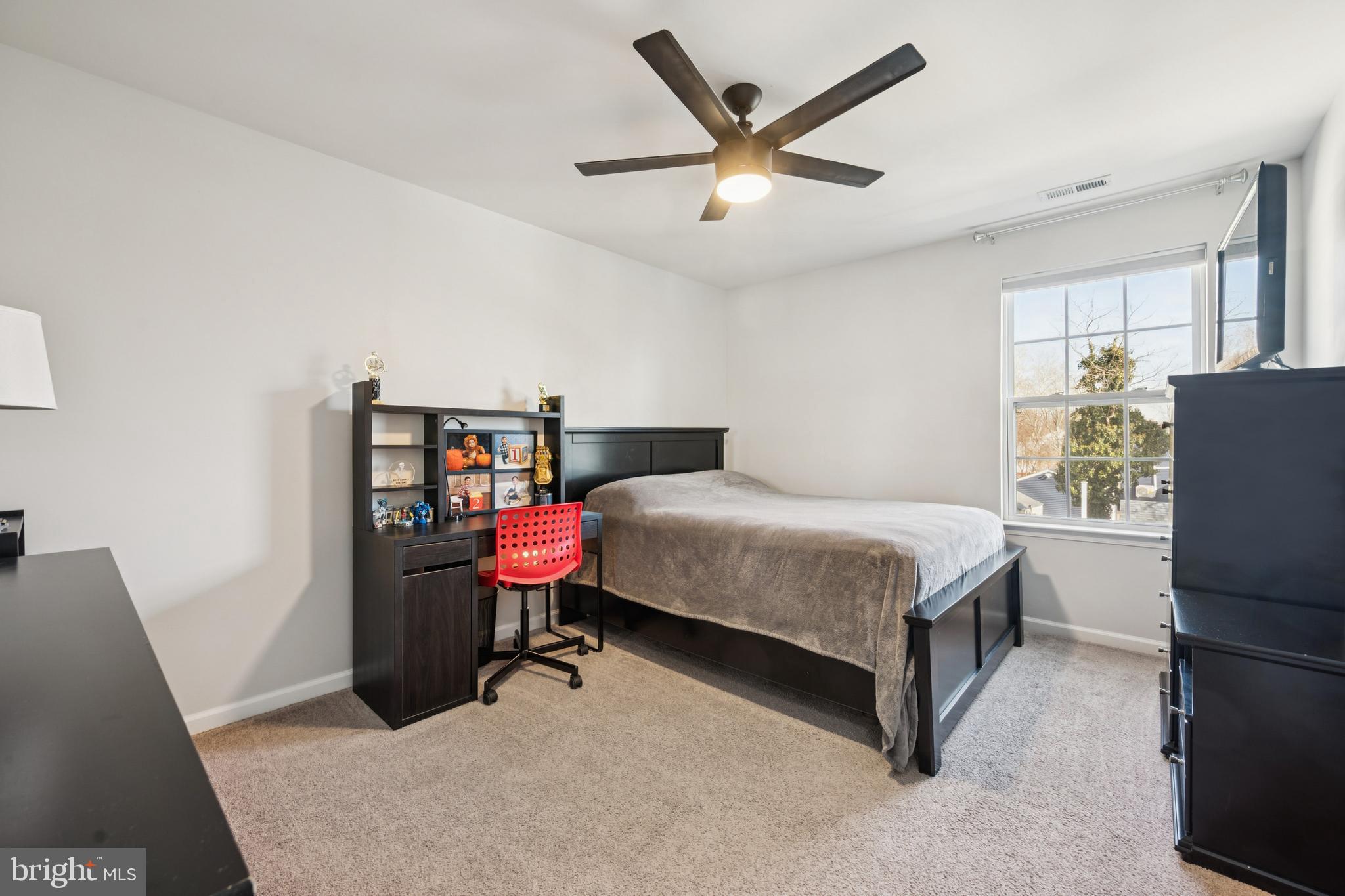 410 Illinois Avenue Delanco, NJ 08075 - Photo 18 of 26 Bedroom 3 with Ceiling Fan