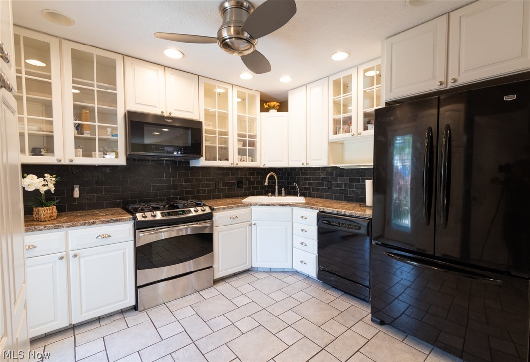 265 Schocalog Road Akron, OH 44313 - Photo 14 of 34 Kitchen