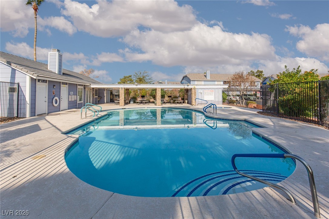 5370 Angler Circle, Unit 202 Las Vegas, NV 89122 - Photo 2 of 22