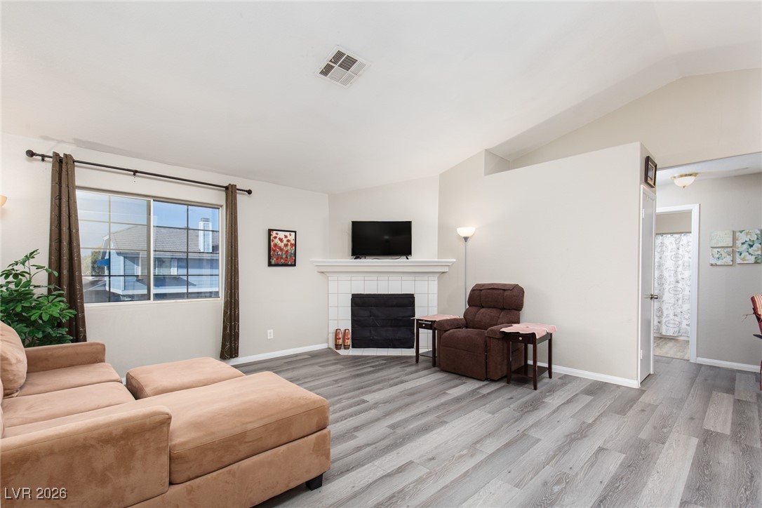 5370 Angler Circle, Unit 202 Las Vegas, NV 89122 - Photo 6 of 22