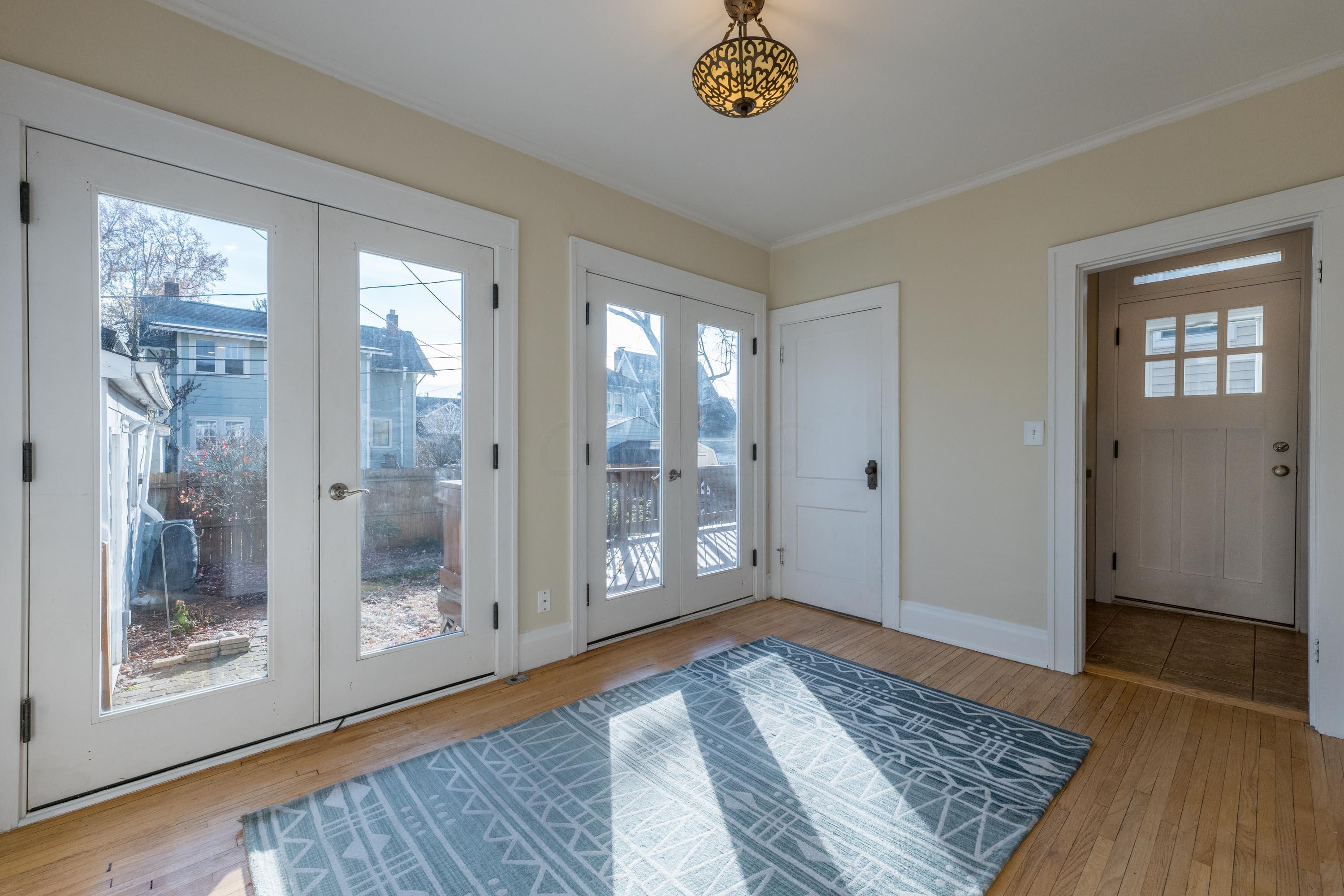 75 East Weber Road Columbus, OH 43202 - Photo 23 of 44 Sunroom