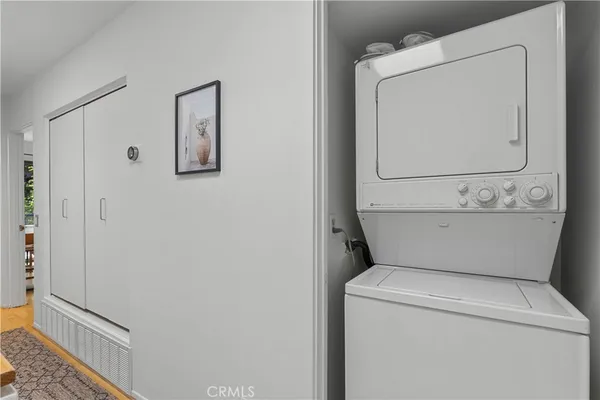 $799,000 | 3880 Fredonia Drive, Unit D, Los Angeles, CA 90068