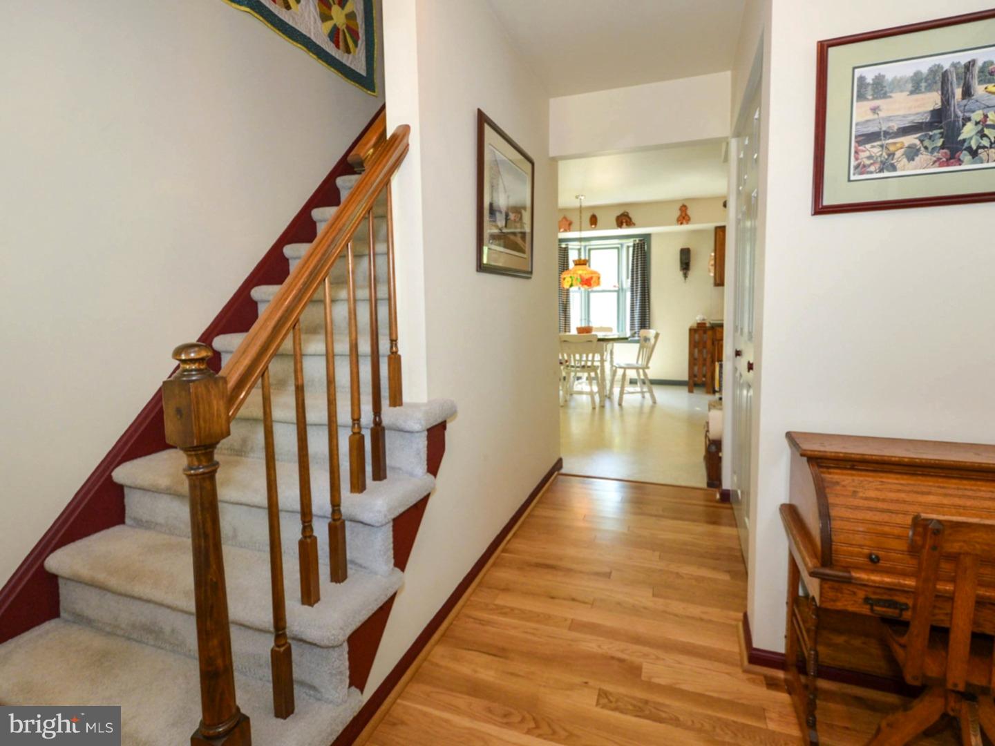 15 Beverly Road Hilltown, PA 18944 - Photo 2 of 25 Foyer