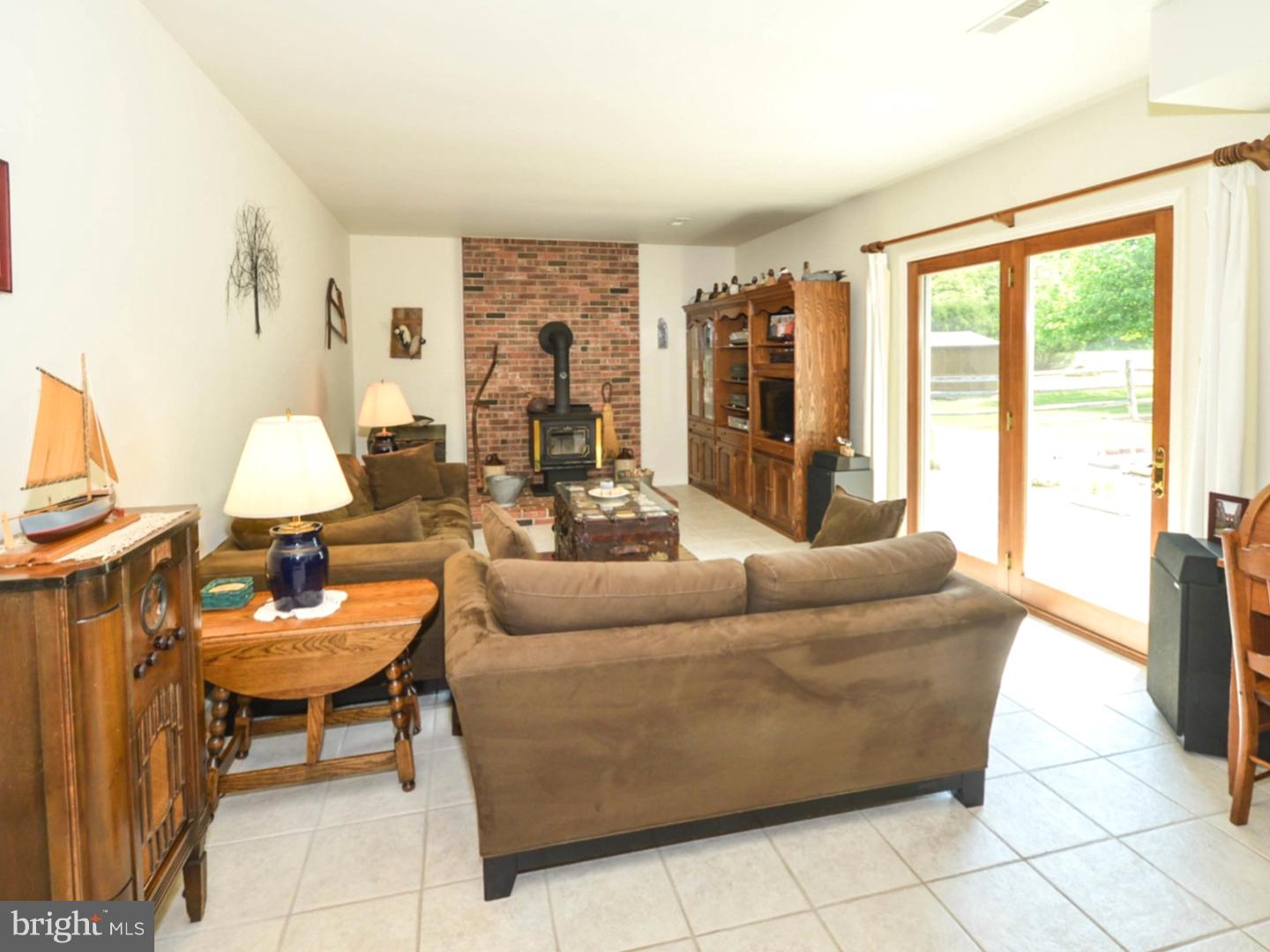 15 Beverly Road Hilltown, PA 18944 - Photo 11 of 25 Family Room