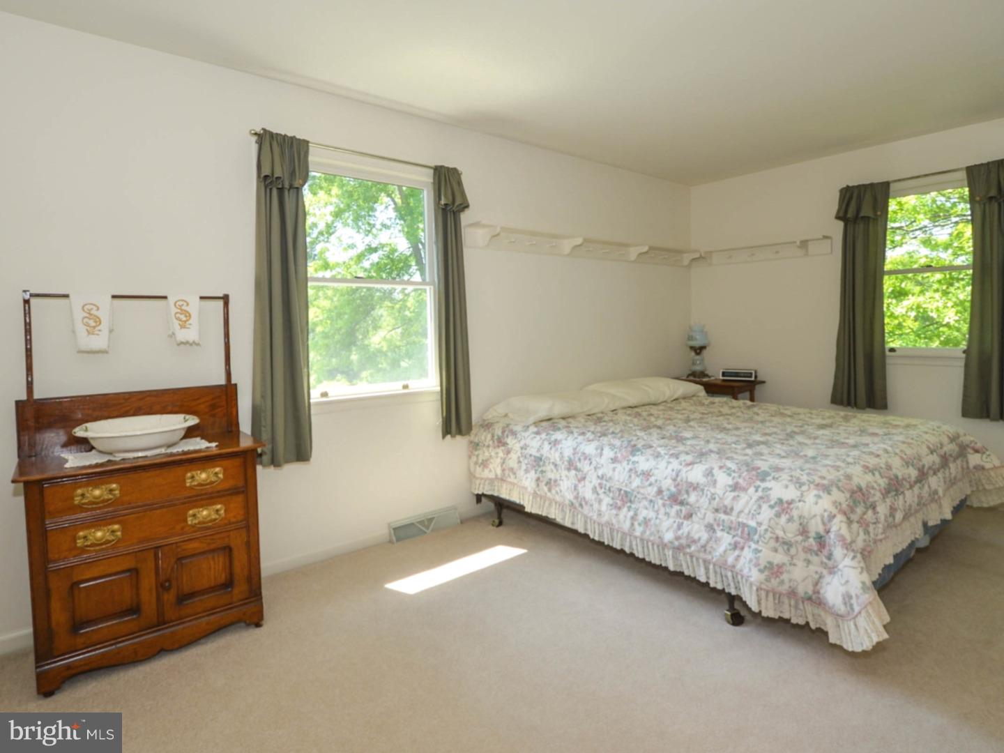 15 Beverly Road Hilltown, PA 18944 - Photo 17 of 25 Bedroom 2