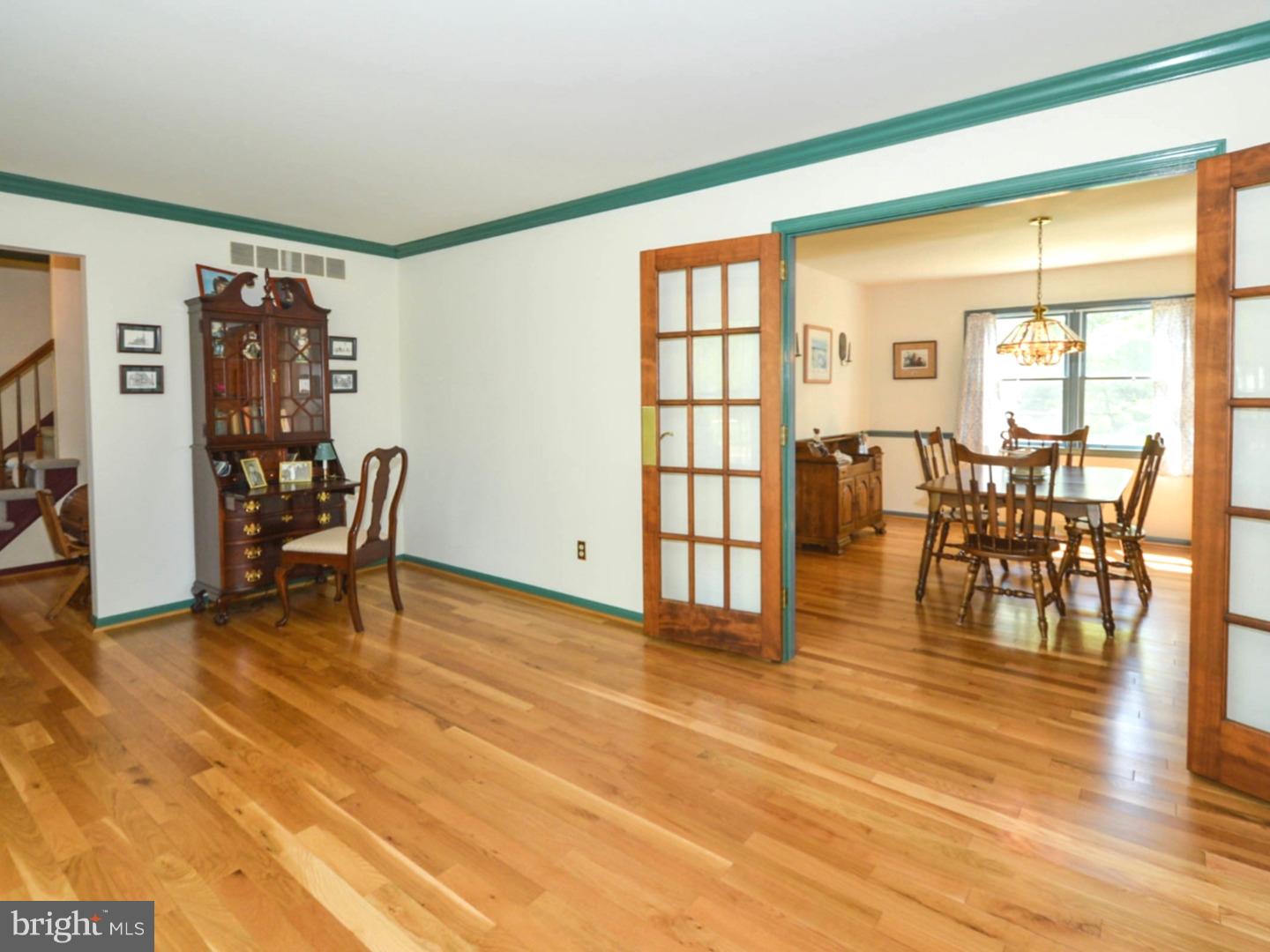 15 Beverly Road Hilltown, PA 18944 - Photo 5 of 25 Living Room