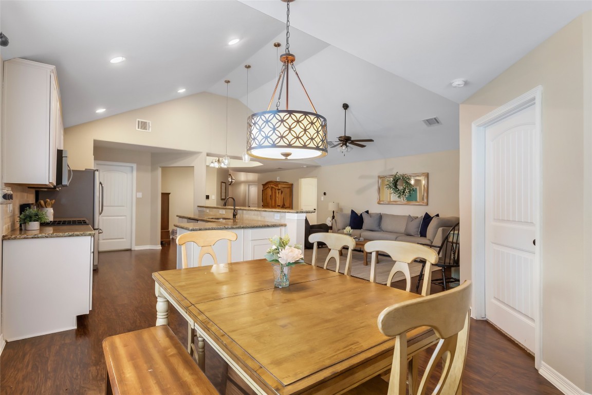735 Broad Ripple Drive Houston, TX 77336 - Photo 14 of 32