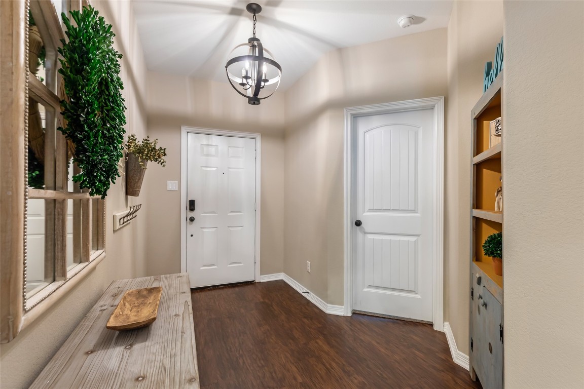735 Broad Ripple Drive Houston, TX 77336 - Photo 6 of 32