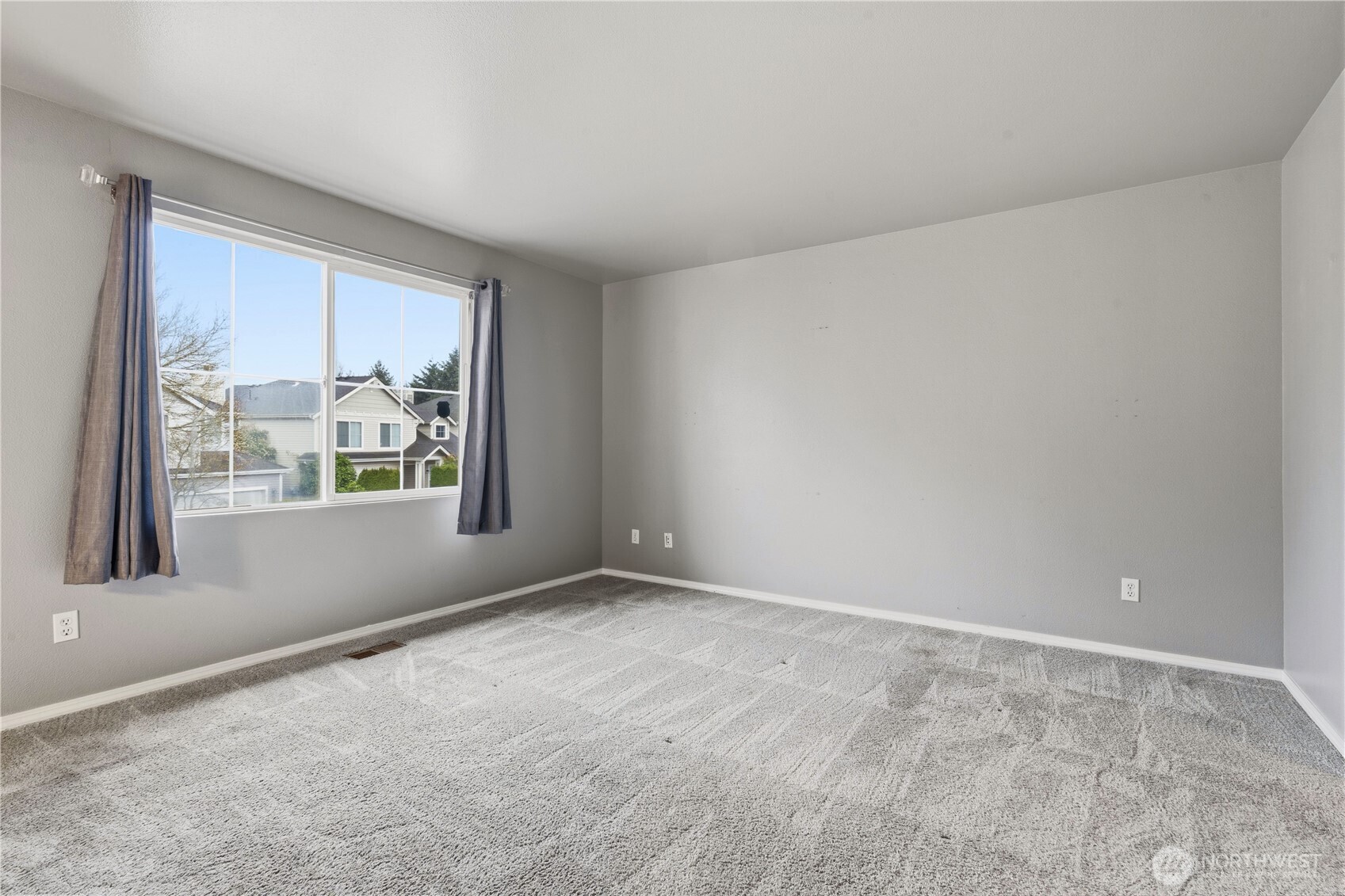 5624 South 233rd Street, Unit 41 Kent, WA 98032 - Photo 25 of 37 a view of an empty room with a window