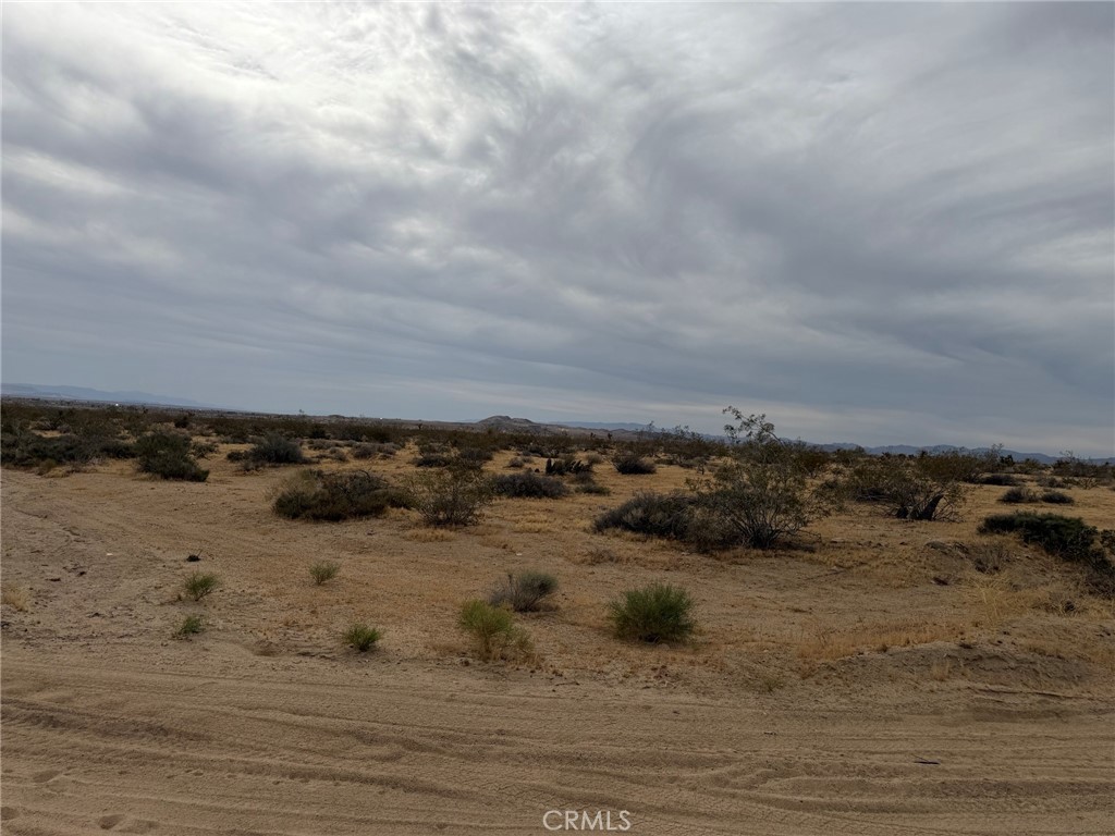 0 Acoma Landers, CA 92285 - Photo 8 of 10 a view of beach and ocean
