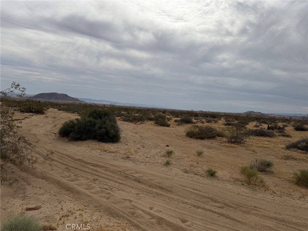 0 Acoma Landers, CA 92285 - Photo 9 of 10 a view of beach and ocean