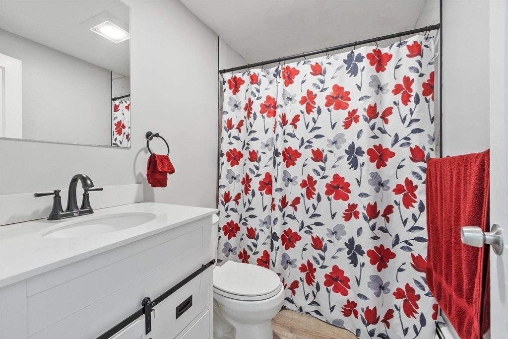 1430 Mammoth Road Dracut, MA 01826 - Photo 18 of 31