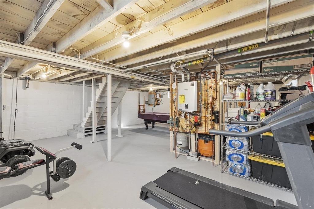 1430 Mammoth Road Dracut, MA 01826 - Photo 20 of 31