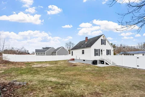 $499,000 | 1430 Mammoth Road, Dracut, MA 01826