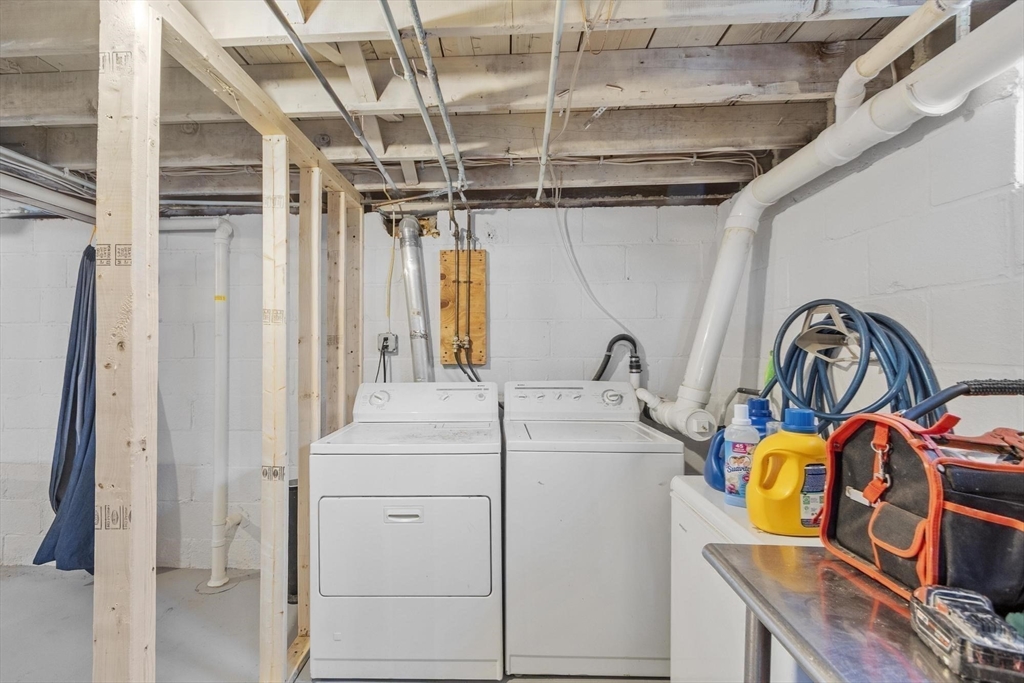 1430 Mammoth Road Dracut, MA 01826 - Photo 22 of 31