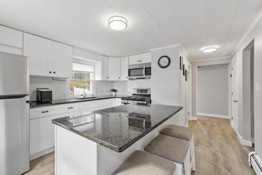 1430 Mammoth Road Dracut, MA 01826 - Photo 4 of 31