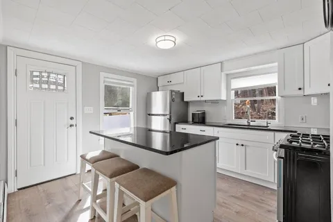 $499,000 | 1430 Mammoth Road, Dracut, MA 01826